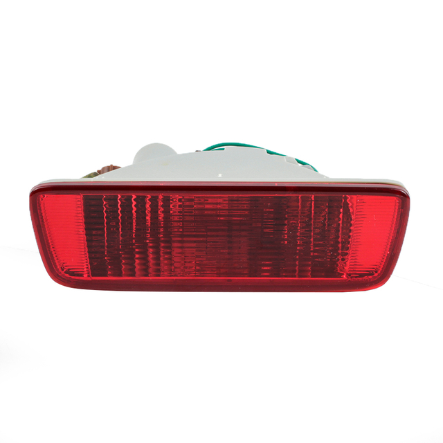 Отражатель заднего бампера для Mitsubishi Outlander 2003-2006 гг.